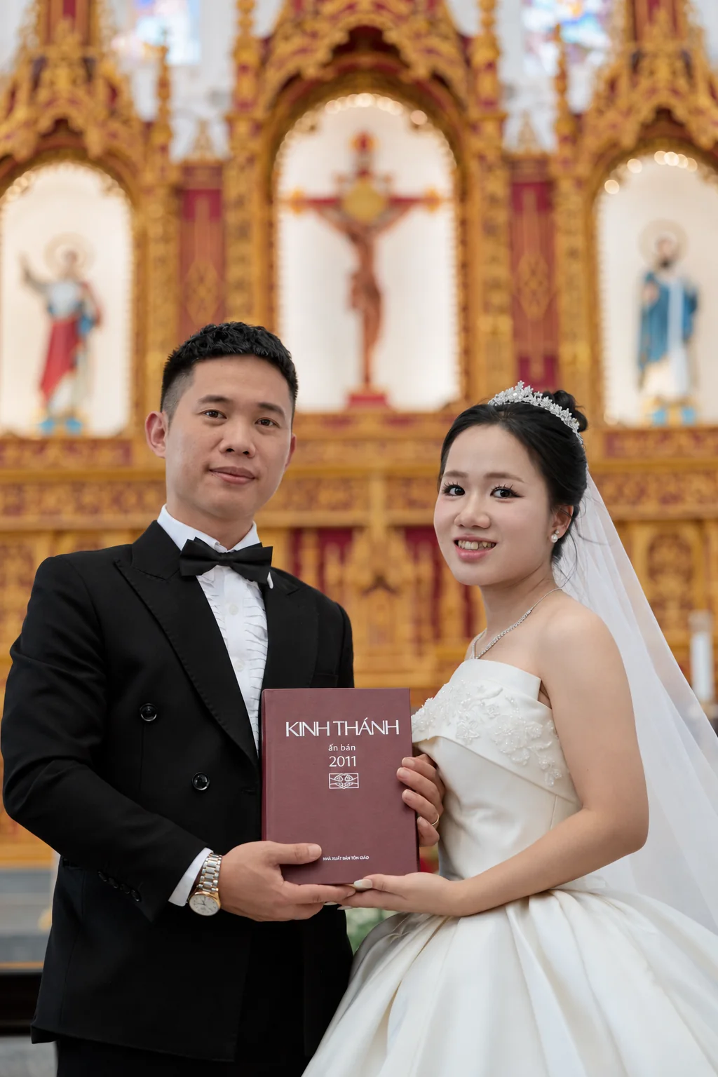 Lê Đình Lương và Khổng Huyền Trang trong thánh đường